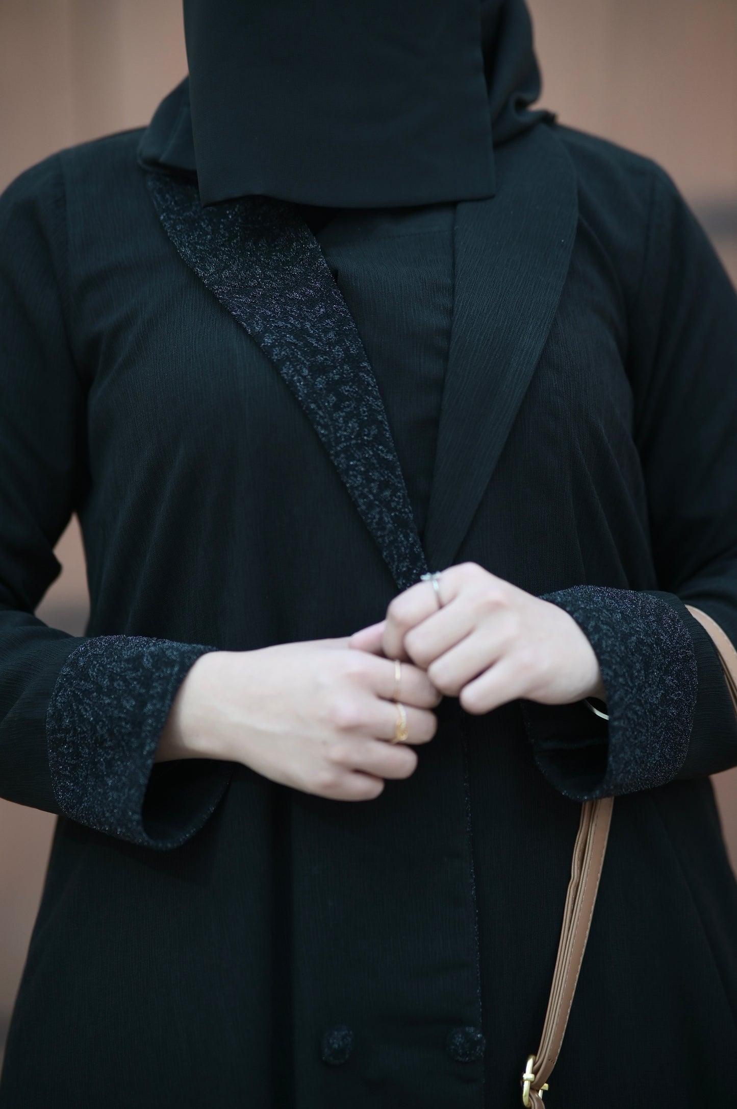 عباية القمر ٢٤٩ ريال
